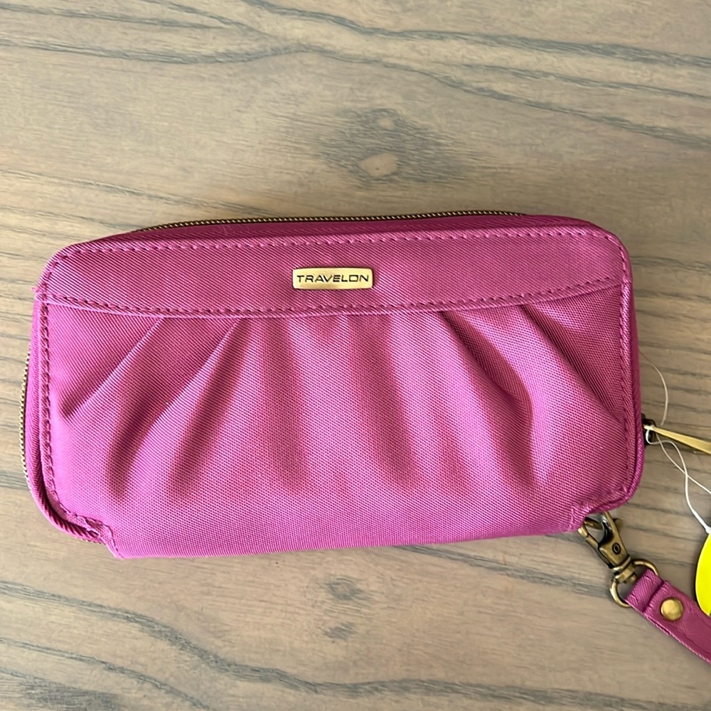 Travelon SafeID Wallet